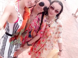 母女旅行拍照技巧大全(母女旅行拍照技巧大全图片)
