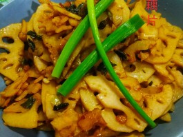 炒藕片的做法(荷兰豆炒藕片的做法)