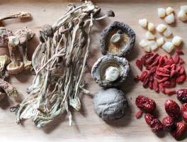 茶树菇炖鸡汤(茶树菇炖鸡汤孕妇可以吃吗)