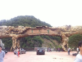 二龙山旅游风景区日记(二龙山旅游风景区作文400)