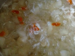 银耳雪梨汤的做法(银耳雪梨汤怎么做能润肺止咳)