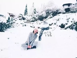 这10个旅行拍照小技巧(超实用的旅行拍照姿势大全)