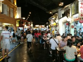 雪松路美食街旅游攻略(雪松路美食街旅游攻略图片)
