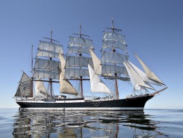 首次环球旅行的航海家(第一次环球旅行的航海家是)