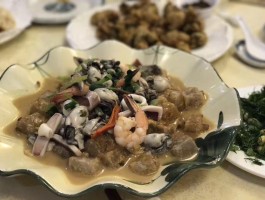 请问哪里有烟台旅游美食攻略(烟台最著名的旅游景点和美食是什么)