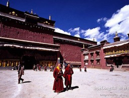 扬州人骑自行车去西藏旅游(扬州人骑自行车去西藏旅游视频)
