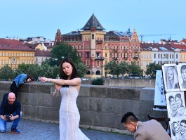 旅游人物拍照摆放技巧图片大全(旅游人物拍照摆放技巧图片大全大图)