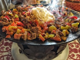 关于美食旅游的话题(关于美食旅游的话题怎么写)