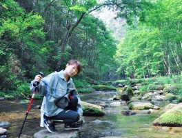 带孩子去旅游拍照技巧视频教学(带孩子旅游拍照片发朋友圈说说怎么写?)