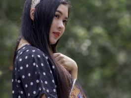 包含人像摄影公园拍美女的词条