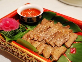 西藏旅游能吃什么美食(西藏旅游能吃什么美食好吃)