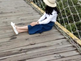 在人多的旅游景点给人拍照的技巧是什么呢(在人多的旅游景点给人拍照的技巧是什么呢英语)