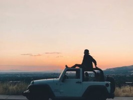 旅行拍照套路技巧视频(超实用的旅行拍照姿势大全)