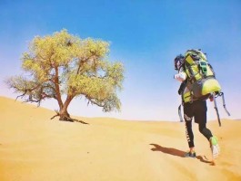 带单反一个人旅行(带上单反去旅游的说说)
