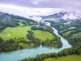 新疆的旅游景点有哪些地方(新疆的旅游景点有哪些地方与文化相关)