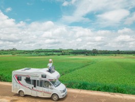 想买房车自驾旅行(自驾房车旅行需要注意什么)
