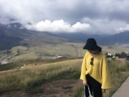 旅行中女生拍照技巧(女生旅游拍照姿势摆法大全)