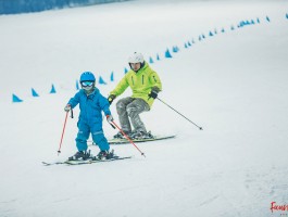 室内滑雪(室内滑雪场要穿什么衣服)