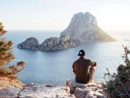 男人旅行拍照技巧(男生旅游拍照造型图片)