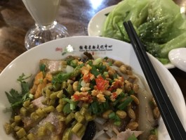 桂林旅游攻略西街美食(桂林西街有什么好吃的美食)