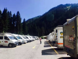 房车旅行自驾游最值得去的地方(房车旅行自驾游最值得去的地方是)