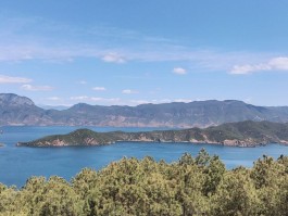 出去游玩的心情说说带着你去旅行的简单介绍