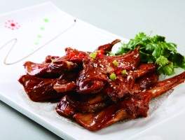 尝尝各地的诱人美食(品尝各地美食英语怎么说)