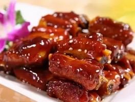 和美食旅游有关的文章(和美食旅游有关的文章标题)