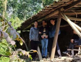 被盗黄金暗藏墙中(被盗金店储物间发现被撬痕迹)