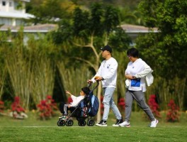 带孩子去旅游拍照技巧视频大全(带孩子去旅游拍照技巧视频大全下载)