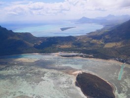 毛里求斯海底瀑布(毛里求斯海底瀑布是真的吗)