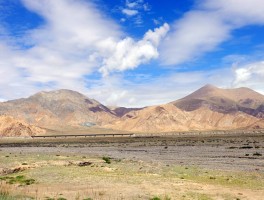 昆仑山旅游美食攻略(昆仑山旅游美食攻略大全)