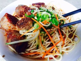 青海旅游攻略美食(青海旅游有什么好吃的)