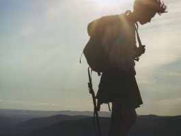 一个人继续两个人的旅行(一个人旅行很酷,两个人旅行很甜)