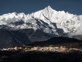 梅里雪山(梅里雪山为什么被明令禁止攀登?)