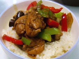 黄焖鸡米饭的做法(黄焖鸡米饭的做法大全)