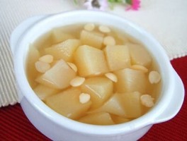 咳嗽吃什么食物好得最快最有效(白天咳嗽吃什么食物好得最快最有效)