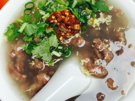 牛肉汤(牛肉汤放什么配菜好吃)