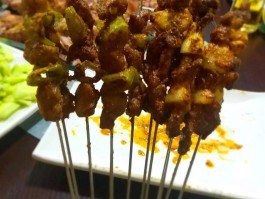 烧烤店牛肉串用的什么品种的肉做的呢(烧烤店牛肉串用的什么品种的肉做的呢图片)