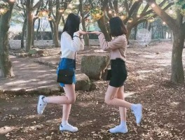 旅游集体拍照姿势的摆法(旅游集体拍照姿势的摆法有哪些)