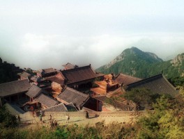 碧霞祠(碧霞祠怎么读)