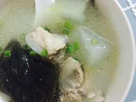 冬瓜海带汤(冬瓜海带汤的功效与作用禁忌)