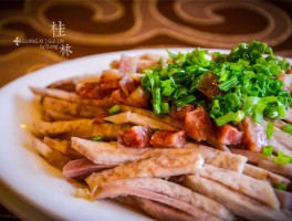 旅游地美食攻略故事的简单介绍