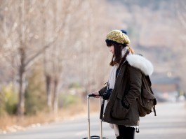 一个人旅行拍照小技巧视频(一个人旅行拍照小技巧视频教学)