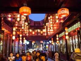 旅游美食街市场容量分析(旅游美食街市场容量分析怎么写)