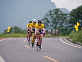 大学生骑自行车到贵州旅游(大学生骑自行车到贵州旅游视频)