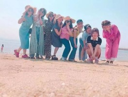四人旅游拍照姿势的摆法图解图片(四人旅游拍照姿势的摆法图解图片大全)
