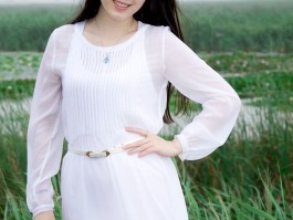 包含保险公司女职员兼职人像摄影的词条