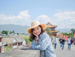 旅行路上拍照技巧(旅行怎么拍照好看?摆什么姿势好?)