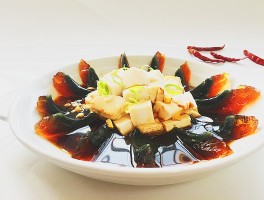 皮蛋豆腐的做法(皮蛋豆腐的做法大全最简单的方式)